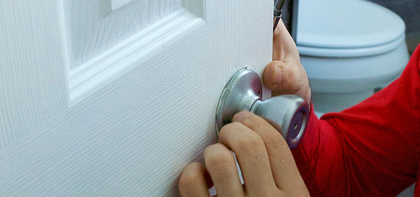Vintage Door Knob Replacement in East La Mirada, CA